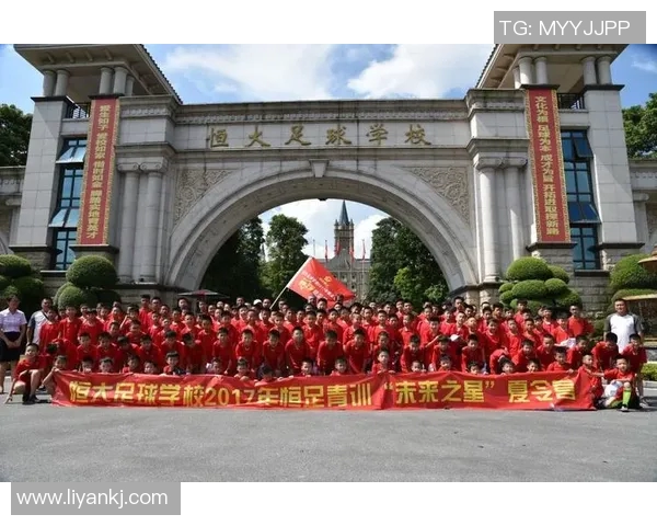 大连足球学校培养未来之星助力中国足球崛起的全新模式与发展路径
