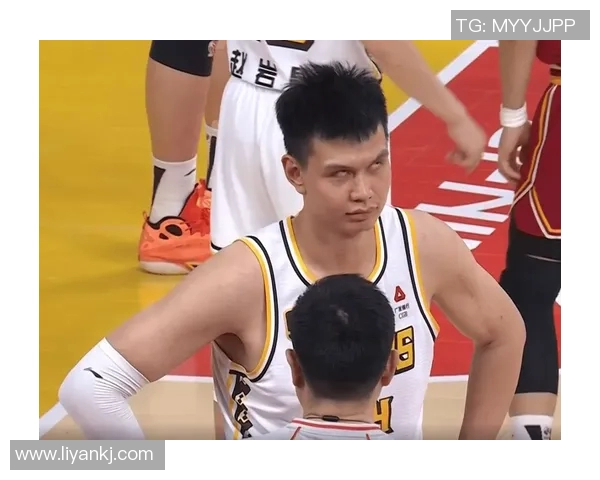 广厦大巴遭球迷围堵事件升级许钟豪挑衅引发冲突引发关注